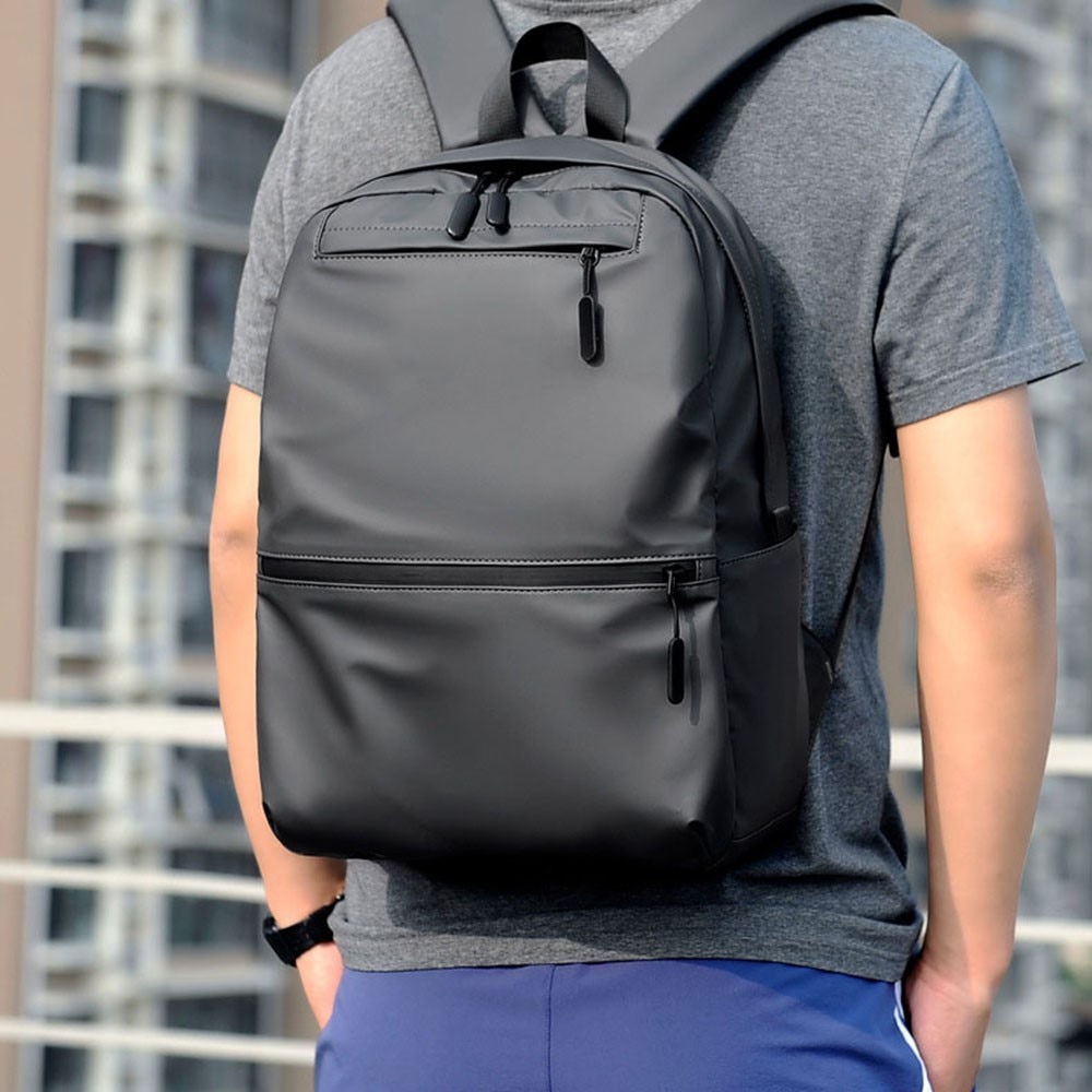 Mochila resistente al agua para laptop de hasta 14 pulgadas, negro