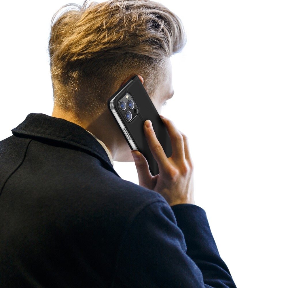 Skin Pro Series iPhone 15 Pro Max Negro