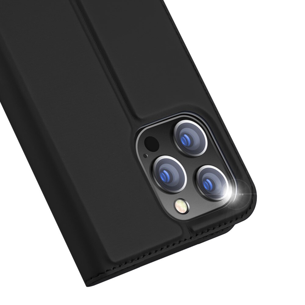 Skin Pro Series iPhone 15 Pro Max Negro